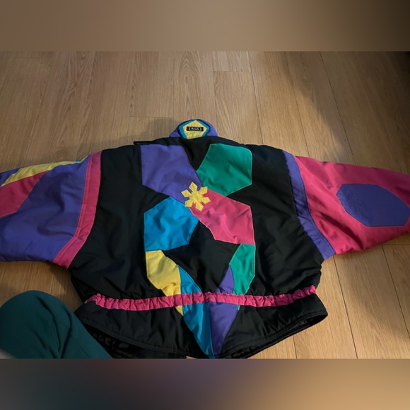 Women’s Vintage Winter Coat - Picture 2 of 2